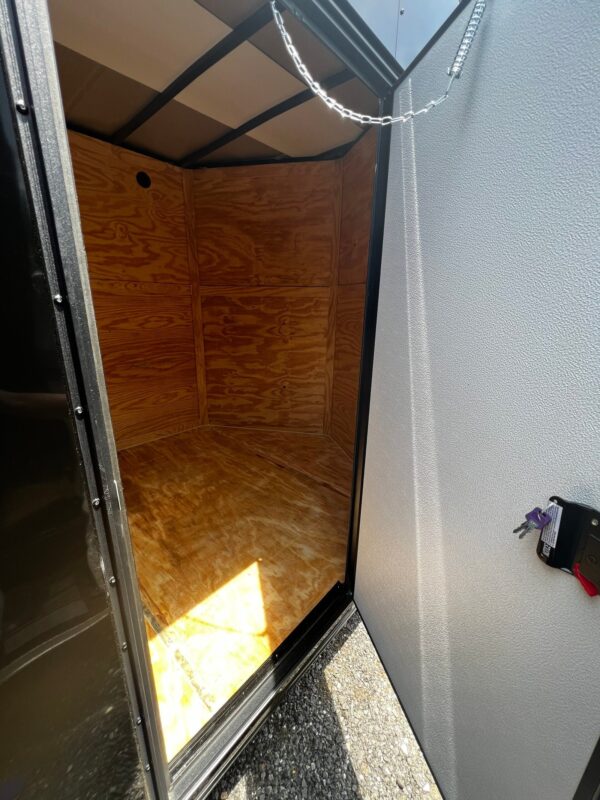 2025 7x16 Xtreme Cargo Enclosed Trailer - Image 4