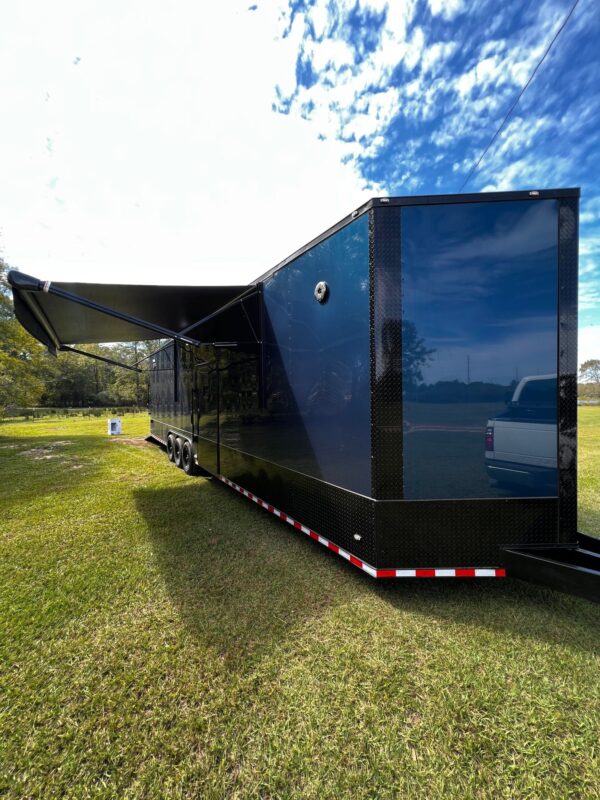 2025 8.5x36 Freedom Race Trailer - Image 2