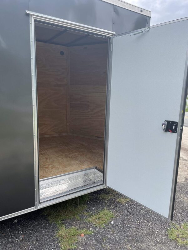 2025 8.5x24 Xtreme Cargo Enclosed Trailer - Image 3